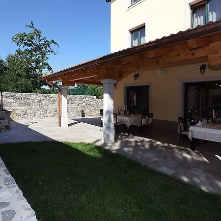 말로베츠 B&B Divača