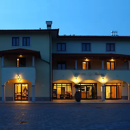 Malovec Nočitev z zajtrkom 3*