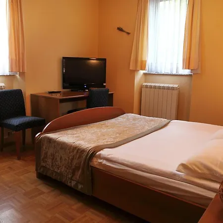 Malovec Nočitev z zajtrkom 3*