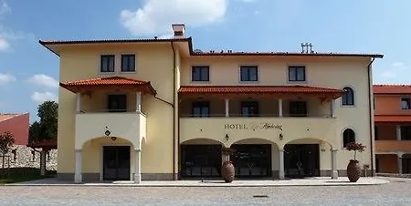 Malovec Nočitev z zajtrkom 3*